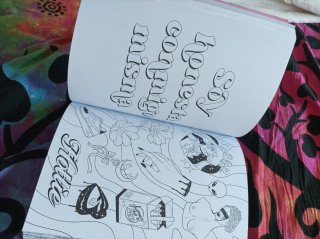 Libro para colorear "Mantras y musas"