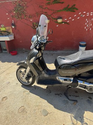 Aprilia Scarabeo 500 Maxi Scooter