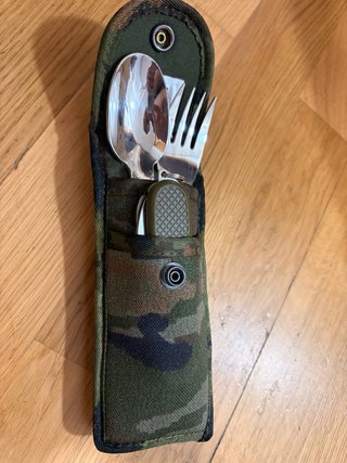 Cubiertos de camuflaje con funda