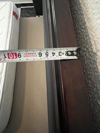 Cabecero elegante de madera y piel