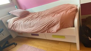 Mueble juvenil con cajones de colores