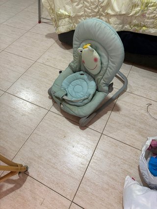 Mecedora bebé con peluche