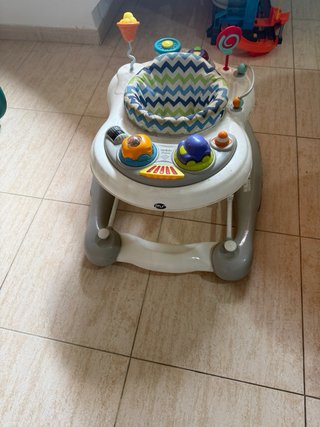 Mecedora bebé con peluche