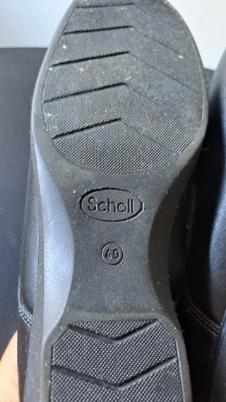 Zapatos de señora marca Scholl negros talla 40.