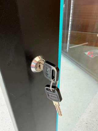 Armario Rack 18U para Baterías