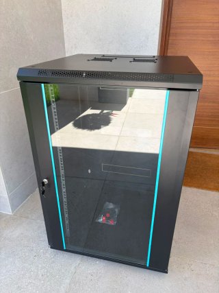 Armario Rack 18U para Baterías
