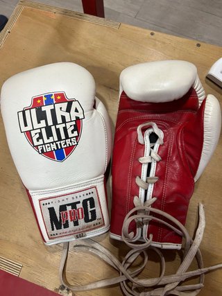 Guantes Muay Thai MTG Pro 6oz