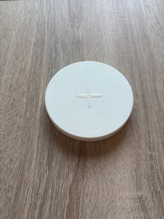 Cargador inalámbrico blanco