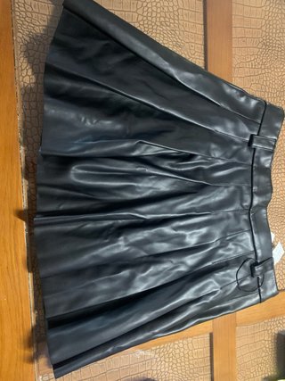 Falda Stradivarius Piel Plisada Talla 38