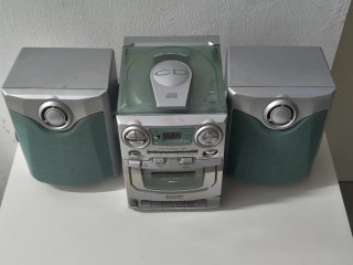 Minicadena Roadstar CD y Cassette y radio