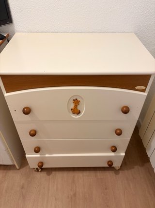 Cómoda infantil Micuna madera y blanco