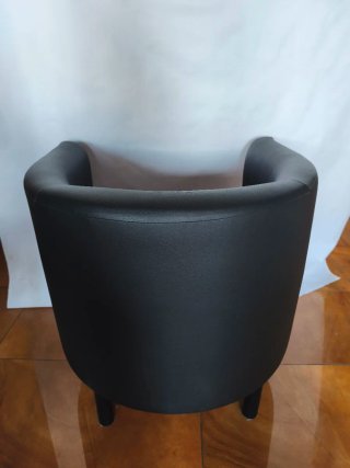 Sillón de diseño imitación piel negro