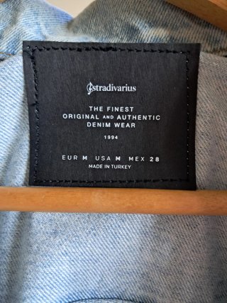 Cazadora vaquera Stradivarius oversize