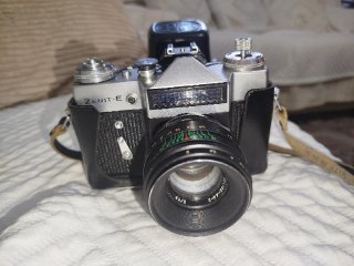 Cámara Zenit Antigua Plata y Negra