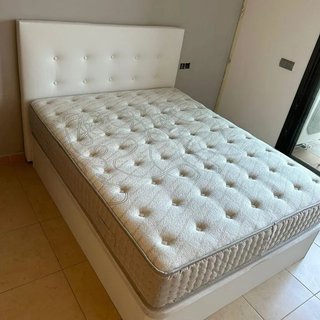 Cama Matrimonio 150x200 con Cabecero Blanco
