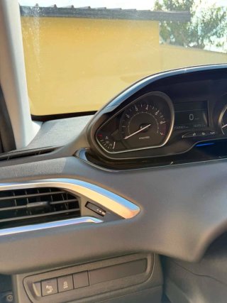 Peugeot 208 Preto 1.6 gasolina