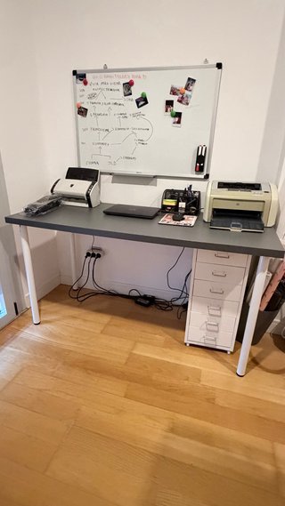 Escritorio Ikea Gris y Blanco