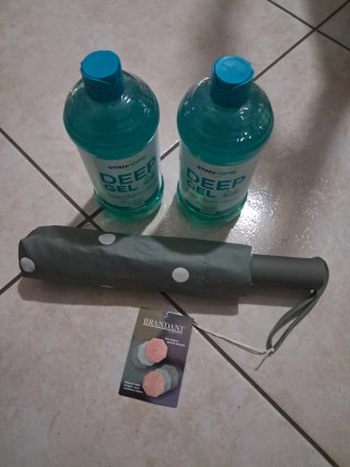 Ombrello Brandani e 2 flaconi gel