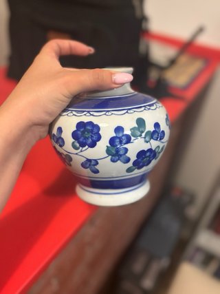 Jarrón vintage azul y blanco de cerámica