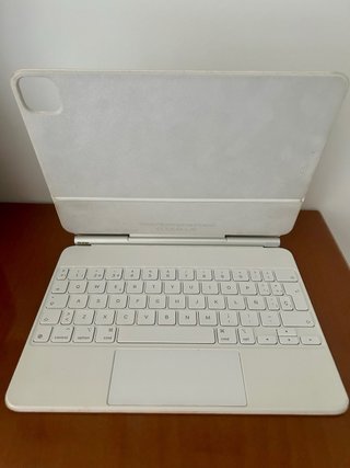 Apple Magic Keyboard iPad 10.9 5ª Gen