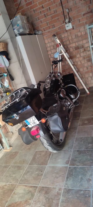 Harley-Davidson Negra Estilo Cruiser