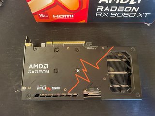 Sapphire Radeon RX 9060 XT 16GB Tarjeta Gráfica