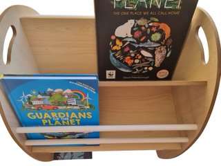 Estantería infantil con ruedas