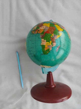 Globo terráqueo vintage años 70-80