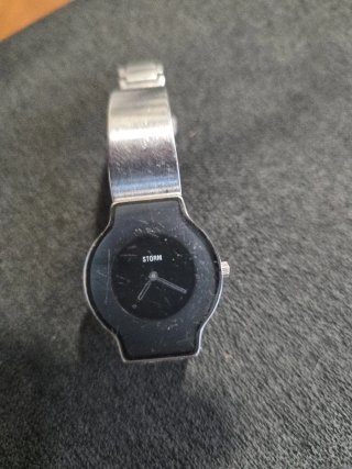 Reloj Storm Mujer Negro y Plateado