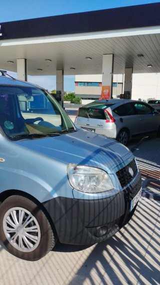 Furgoneta fiat doblo 1400 gasolina 82cv año 2007.