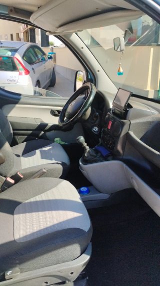 Furgoneta fiat doblo 1400 gasolina 82cv año 2007.