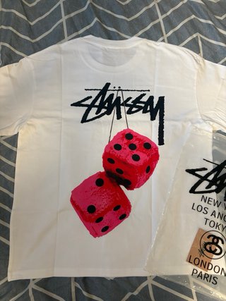 Camiseta Stussy Blanca con Dados