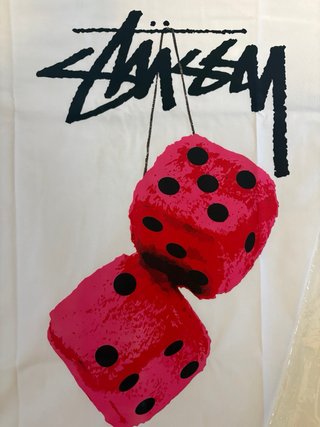 Camiseta Stussy Blanca con Dados