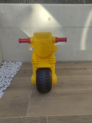 Moto correpasillos Molto azul y amarilla