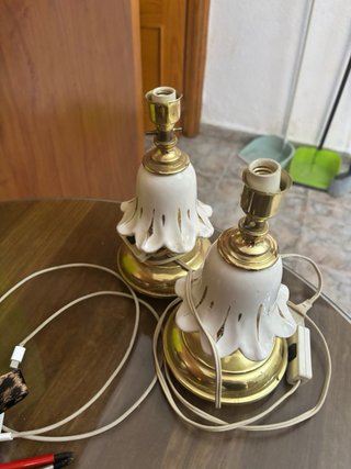 Lámparas de mesita vintage doradas y blancas