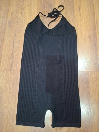 Mono corto negro halter