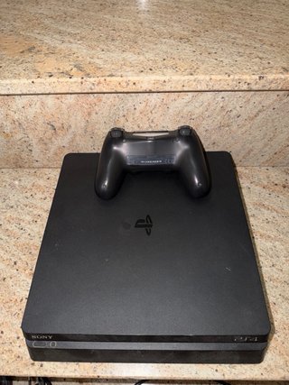 PS4 Slim 1TB Negra + 2 Mandos
