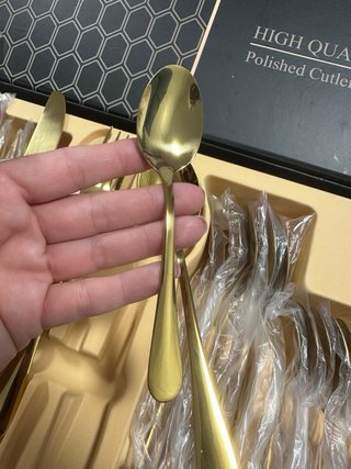 Cubertería dorada 20 piezas