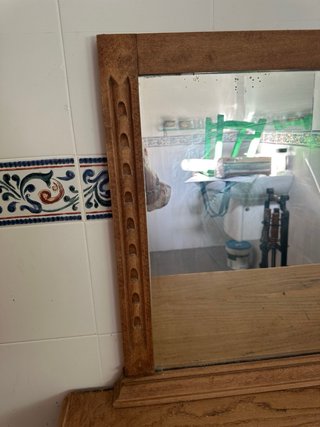 Cómoda antigua con espejo