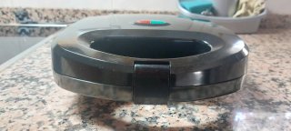 Sandwichera Eléctrica Negra