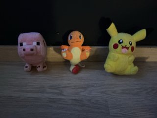 13 peluches  , en pack 15€ y en individual 2€ cada
