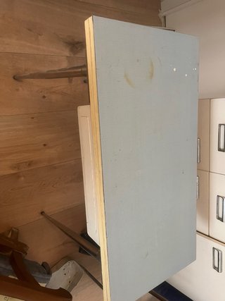 Mesa extensible azul y blanca