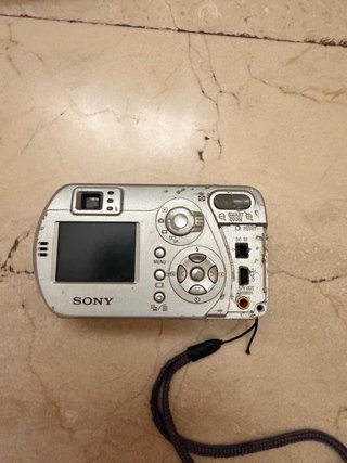 Lote 4 Cámaras Digitales Retro (PARA REPARA/PIEZAS