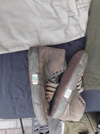 Lotto Esercito Italiano: Pantaloni, maglia Scarpe