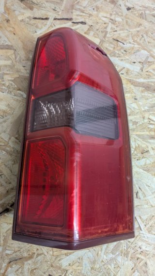 Piloto Trasero Derecho Nissan Patrol Y61 (2005+)