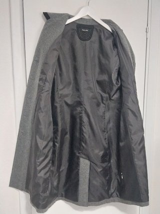 Abrigo Tintoretto gris con detalles negros, Talla