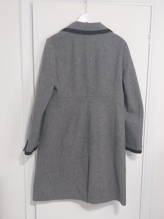 Abrigo Tintoretto gris con detalles negros, Talla