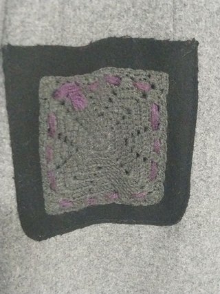 Abrigo Tintoretto gris con detalles negros, Talla