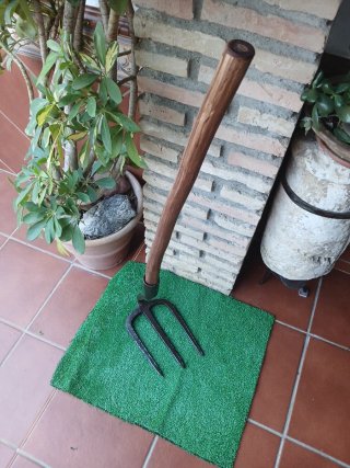 Tridente antiguo de forja RESTAURADA