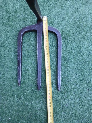 Tridente antiguo de forja RESTAURADA